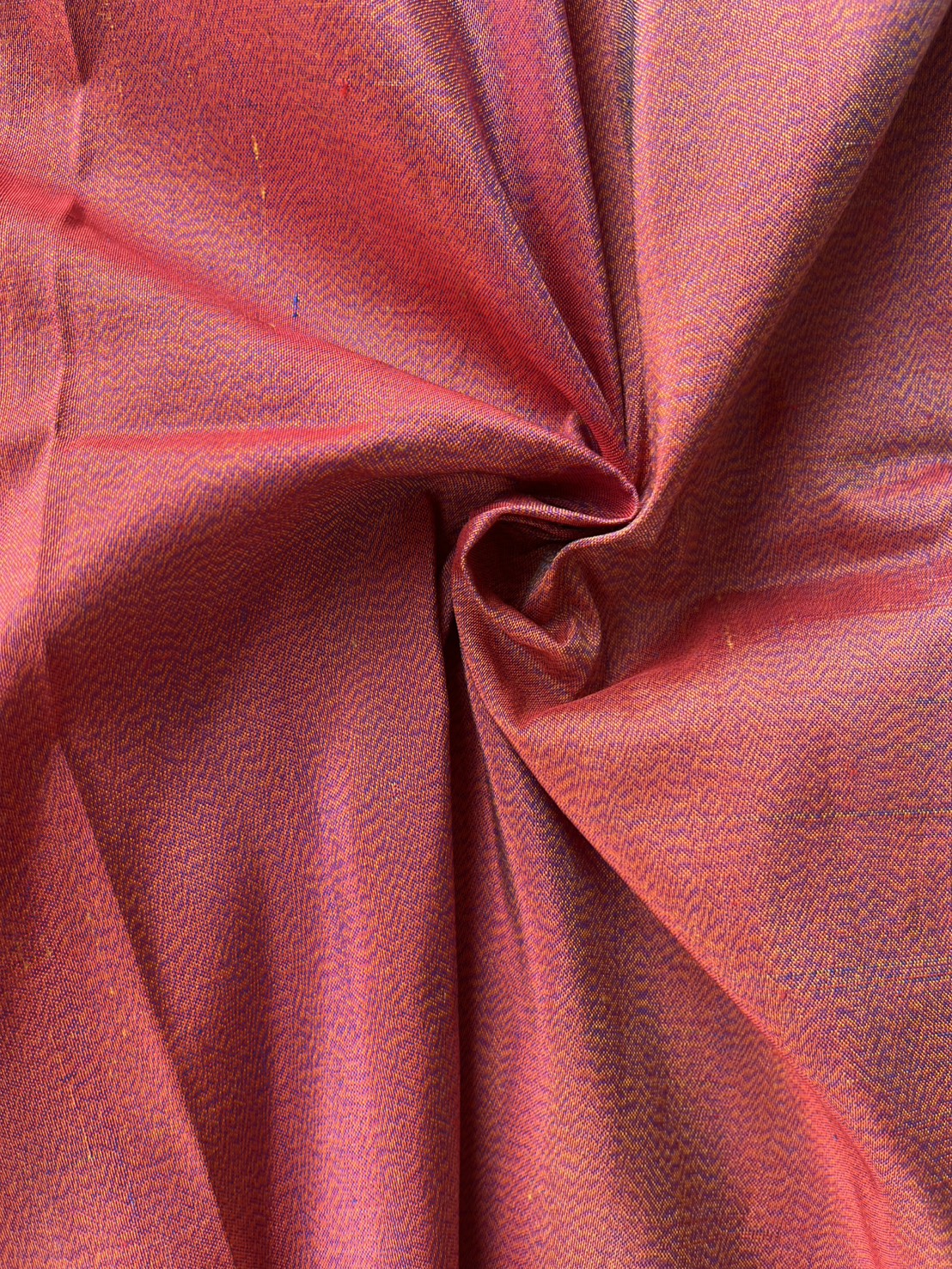 Thai Silk Iridescent / Shot Silk Red (SKU-39283)