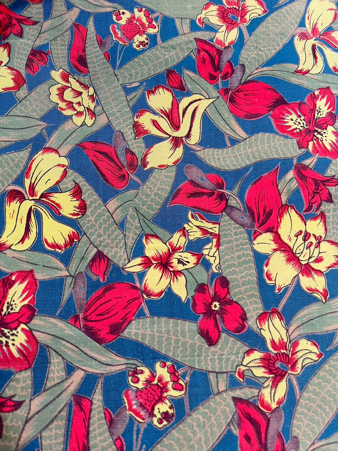 ผ้าไหมพิมพ์ลาย ตัดขายเป็นหลา ลายดอกไม้ สีคละสี รหัส A4-NY-1121676