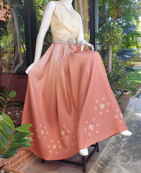 Modern plain colored silk with 8 tako flowers, dyed with a floral pattern, color slide, shades of yellow-orange, shrimp paste, choose size, code BT-TT0119661436.