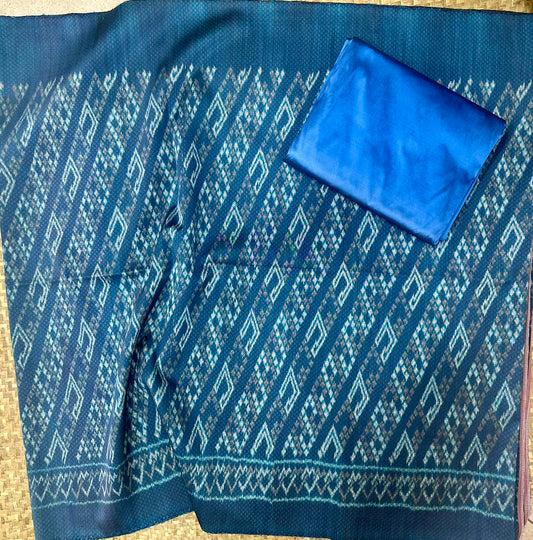 (Dress fabric) Mudmee silk, woven with squirrel tail inserts (2 meters of patterned fabric + 2 meters of plain color), Siriwachiraporn pattern, shades of blue, code L8A-AA-06046715167