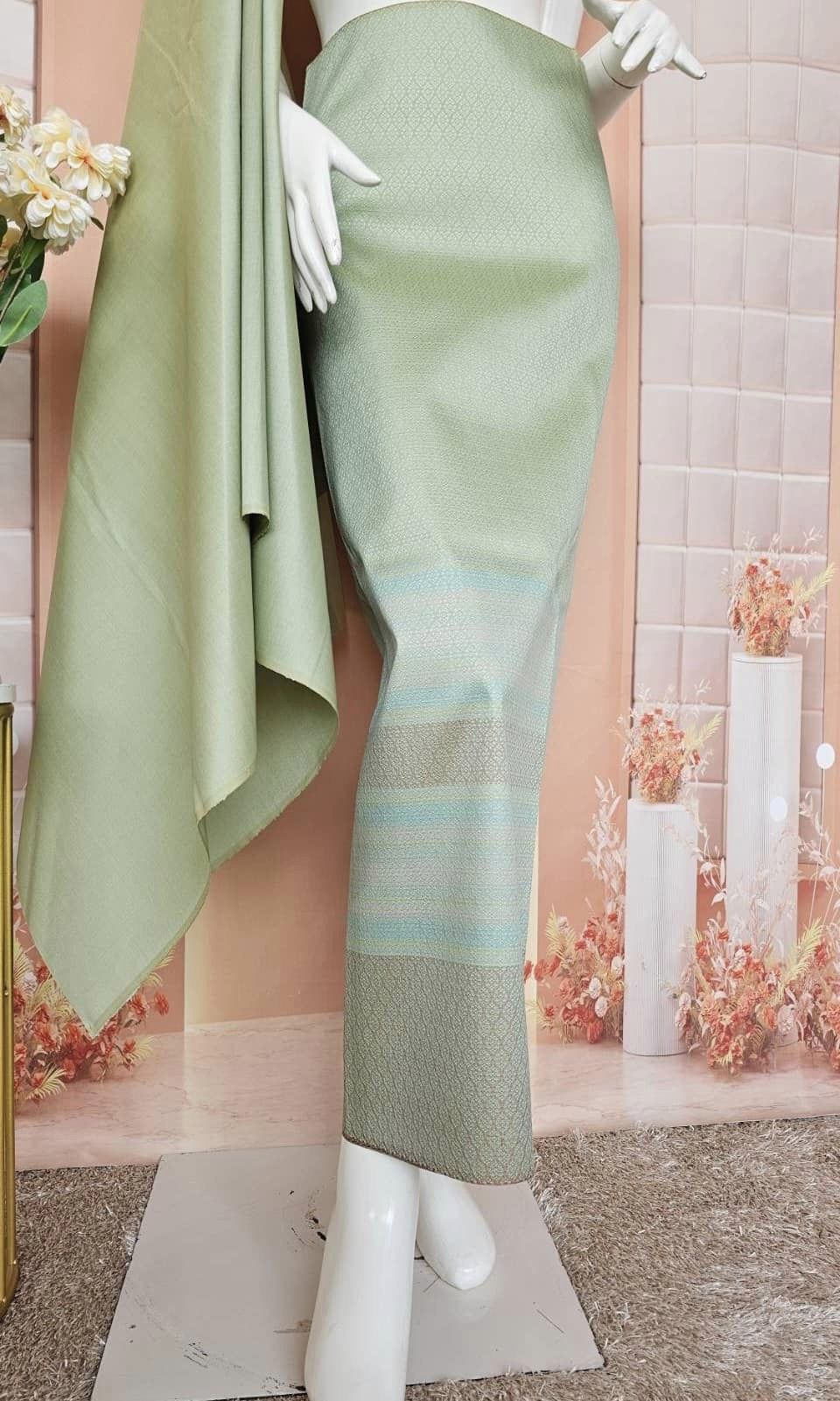 (Dress cloth) plain colored silk with stripes (2 yards of plain cloth + 2 yards of sarong) light green shade, code BC-SN-040616309