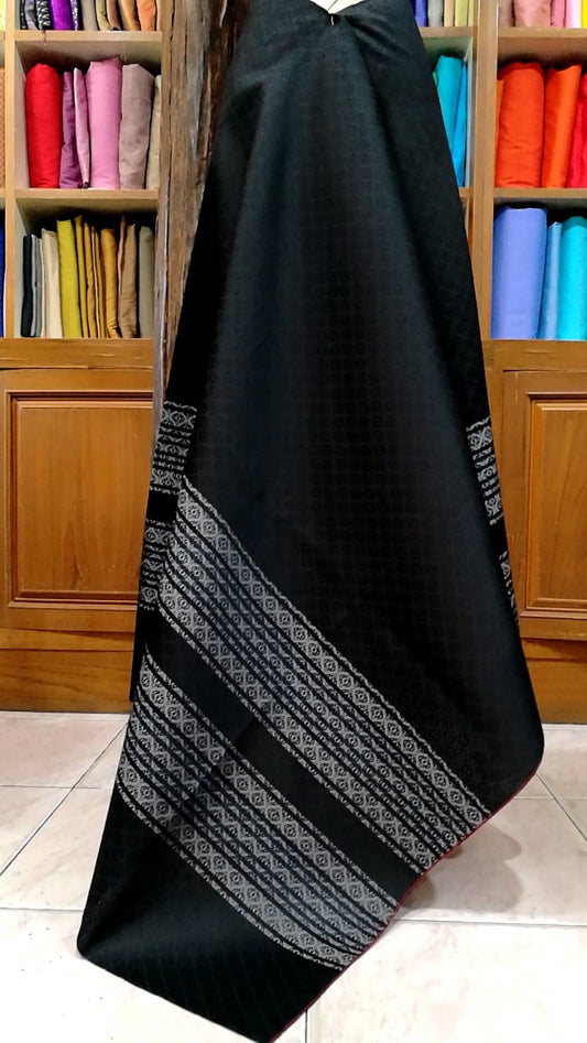 Genuine silk skirt, raised flowers with sash, size 1x2 meters, black, code B7-NY-0525670943