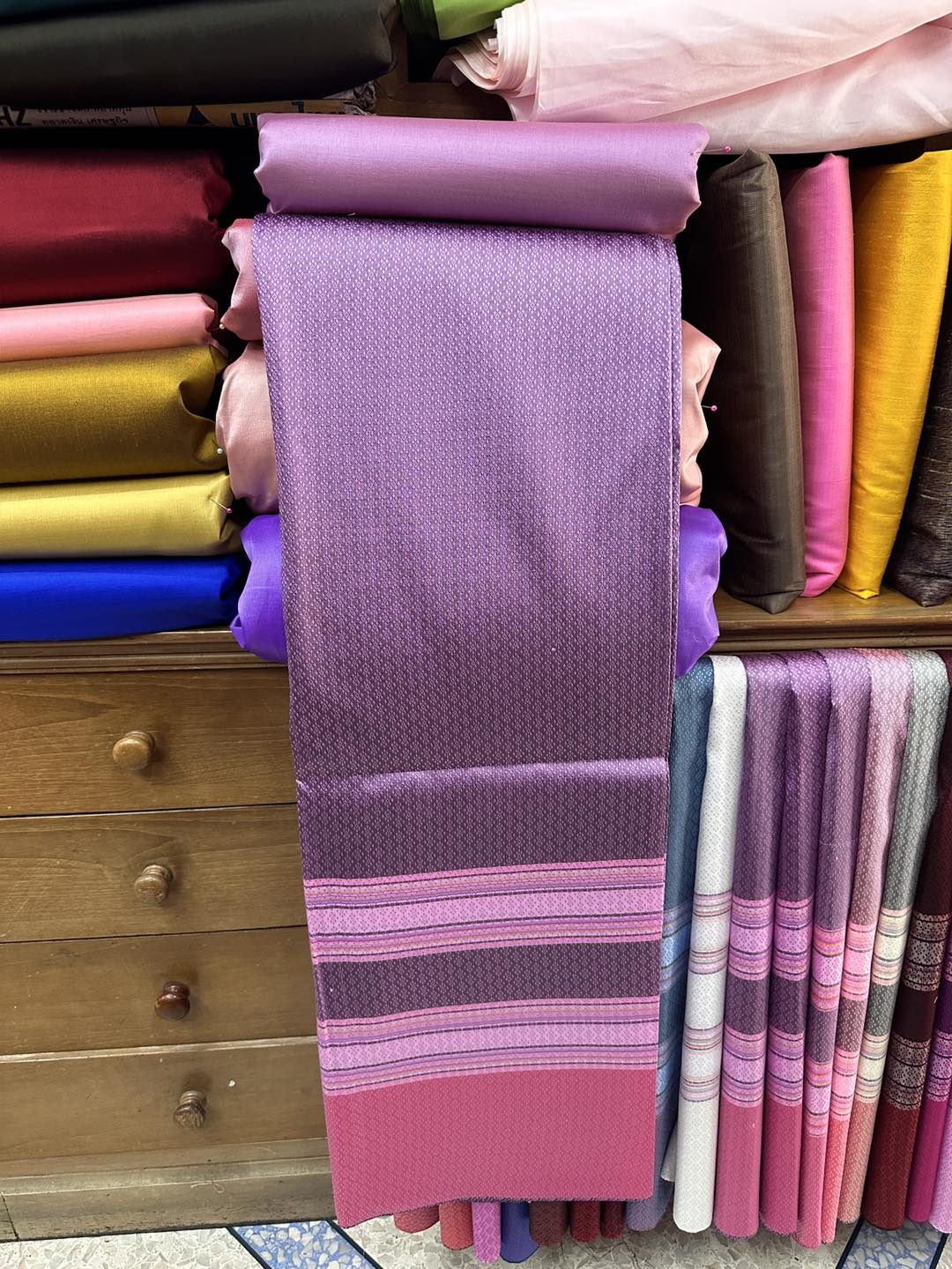 (Dress cloth) plain colored silk with stripes (2 yards of plain cloth + 2 yards of sarong) shade of purple, code B7C-ST-0629671021