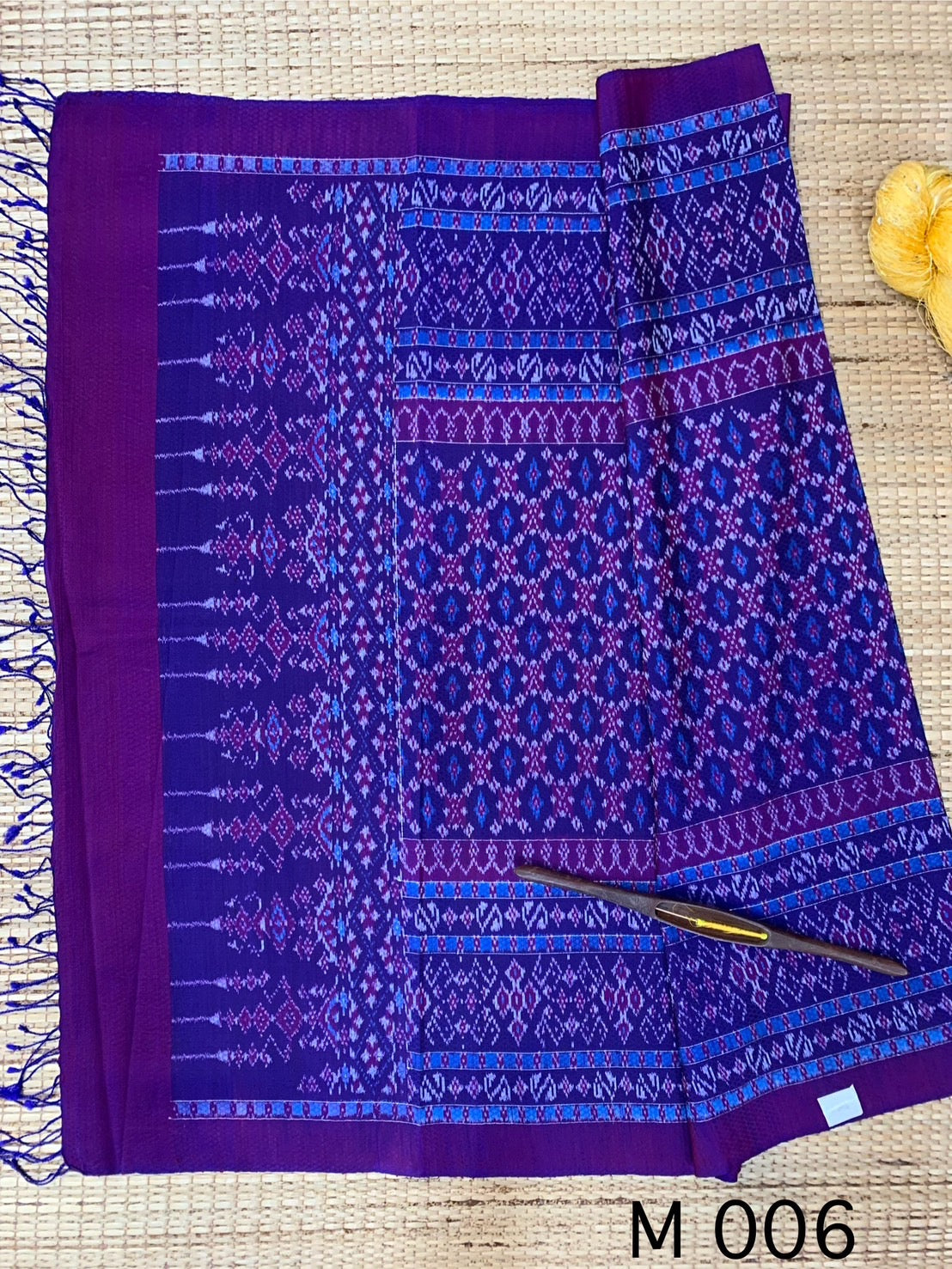 Mudmee silk sarong, real silk, 6 tako, has a front, ruffled hem, size 1x2 meters, purple-blue color, code L9A-AA-M006.