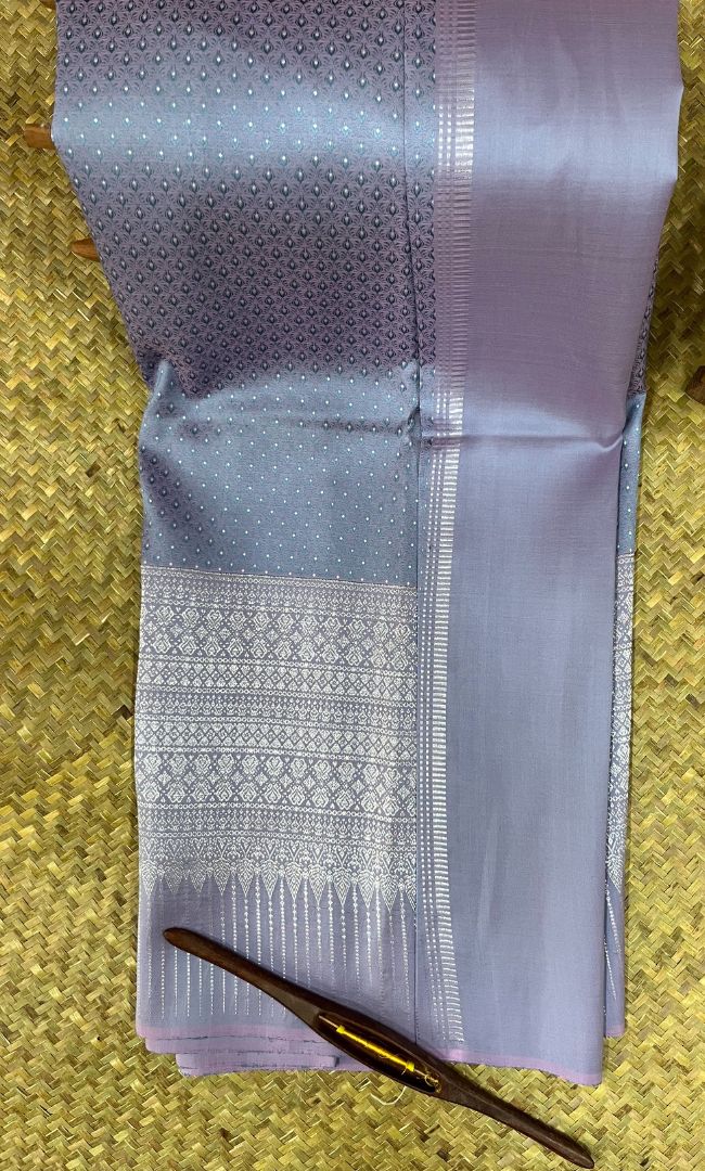 (Dress cloth) Surin silk Koh Choeng Din Thong, size 1x4 meters (pattern 2 meters + background color 2 meters), grey-purple color, code N10-AA-0526672