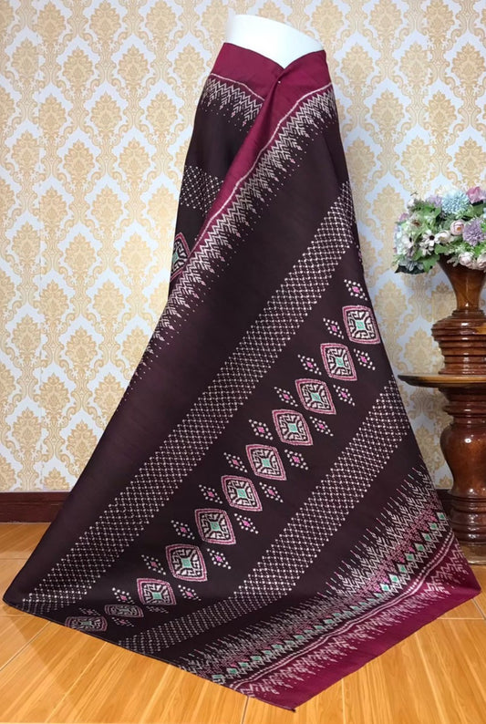 Mudmee silk sarong, 3 takor, size 1x2 meters, angel pattern, brown-purple background, code R2Q-KN-0514671116