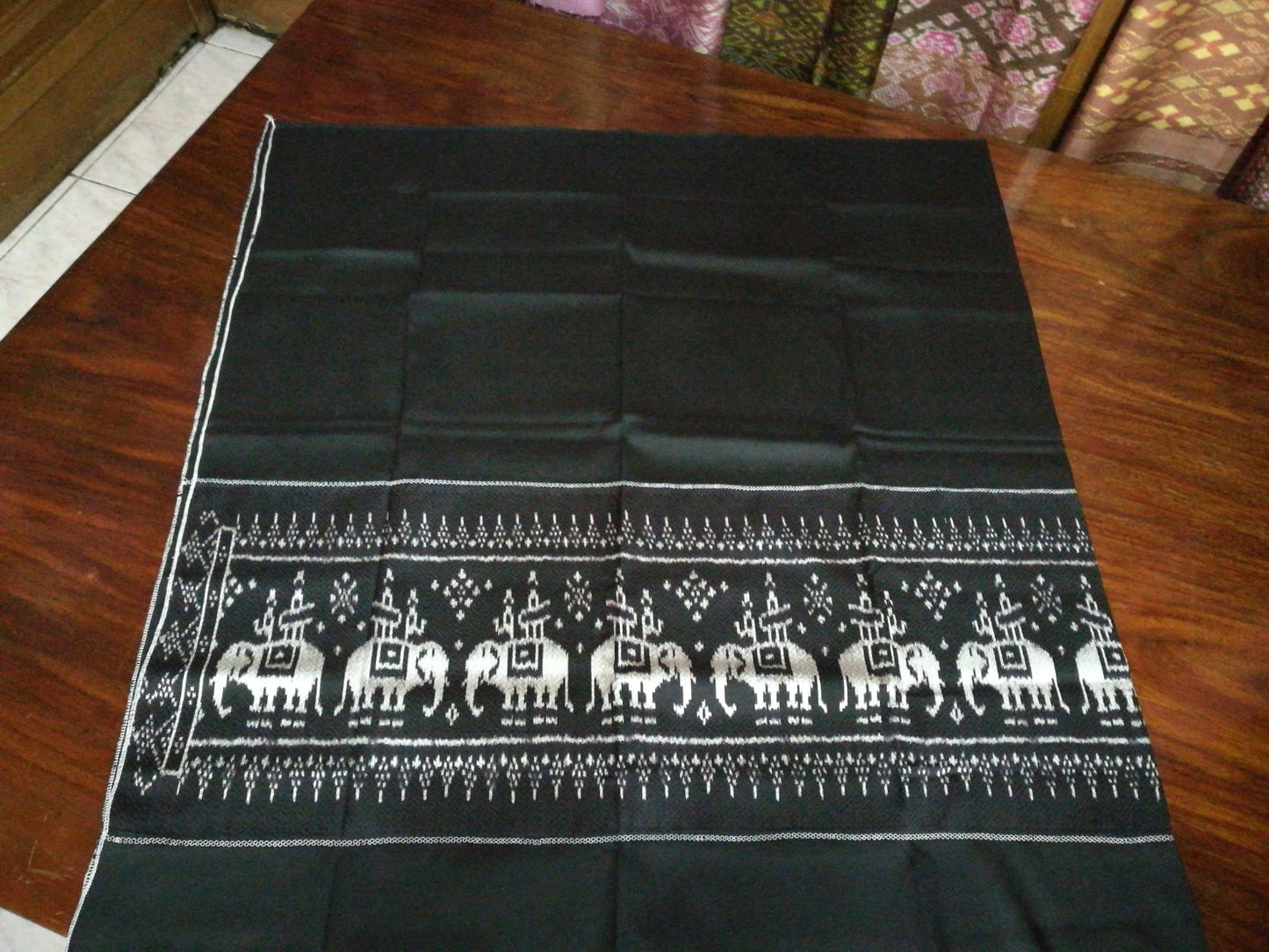 Sin, Luk Kaew Mudmee silk, size 1x2 meters, black-white, plain cloth, Mudmee elephant pattern, code L9A-NY1009651