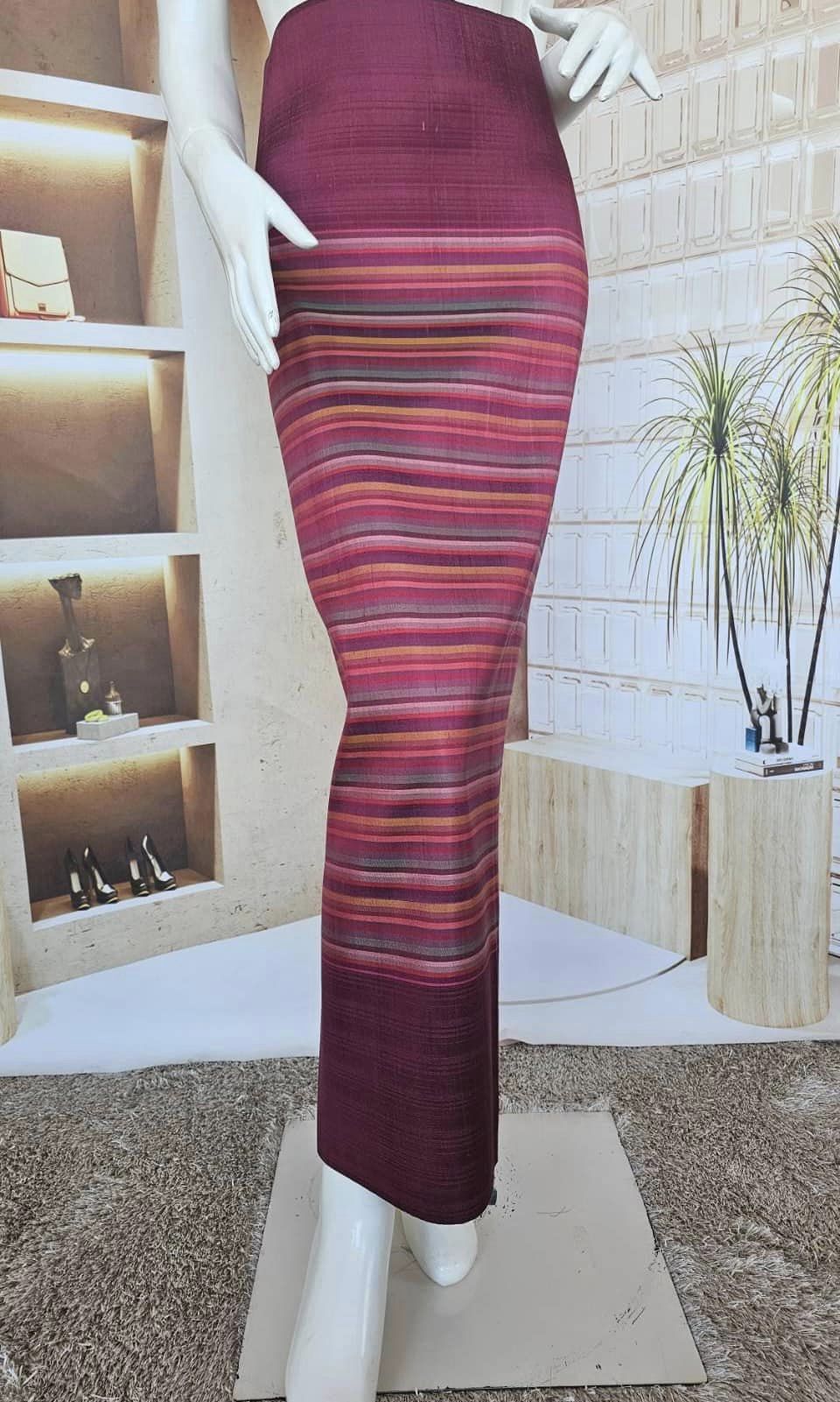 Genuine silk skirt, smooth texture, size 1x2 yards, San Kamphaeng pattern, Lanna pattern, red-purple color, code B8-SN-121566110133