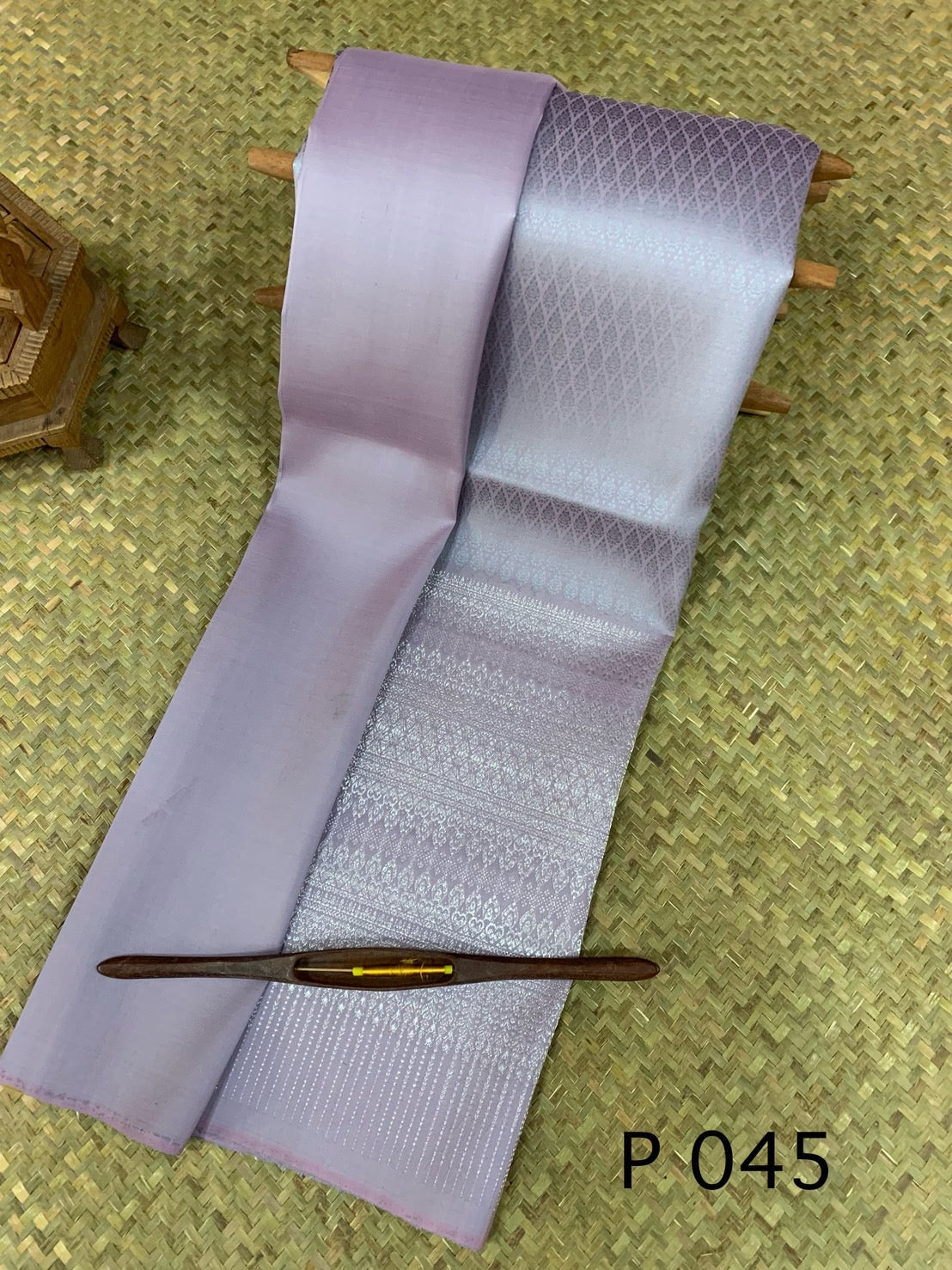 (Dress cloth) Surin Yok Dok silk Koh Choeng Silver Tin, size 1x4 meters (pattern 2 meters + background color 2 meters), light purple, code N10-AA-031867094042