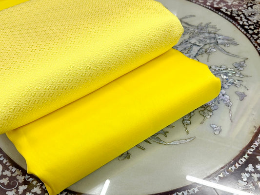 (Dress cloth) plain colored silk, can cut 1 set (2 meters of plain cloth + 2 meters of sarong), shades of yellow, code BC B-ST-0108671+C