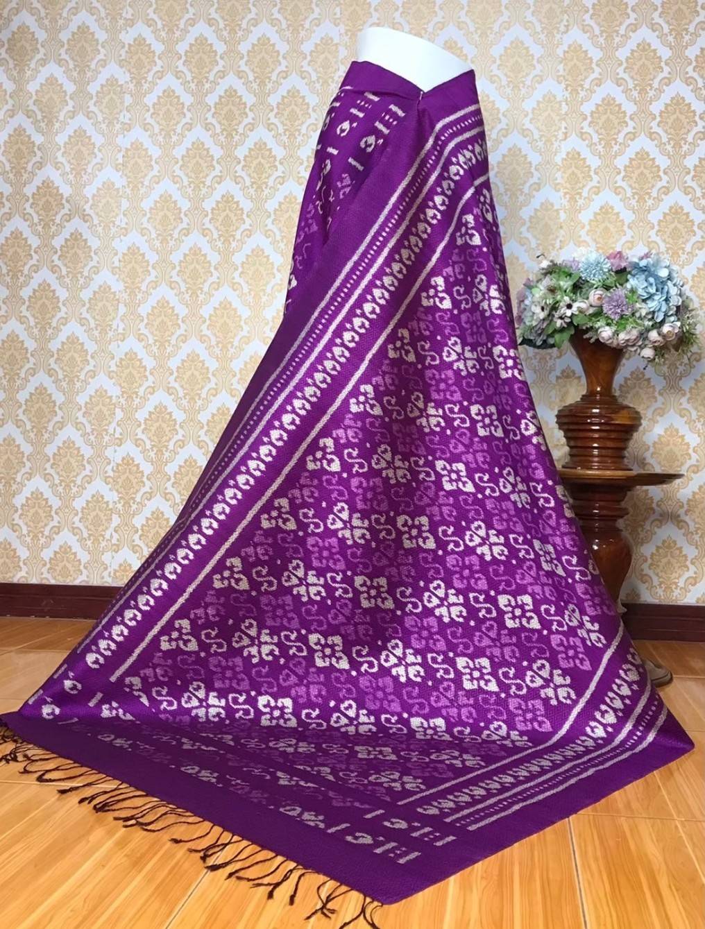 Mudmee silk sarong, woven with 6 tassels, size 1x2 meters, Rajakanya flower pattern, with a veil on the front, code L9A-KN-0511671951