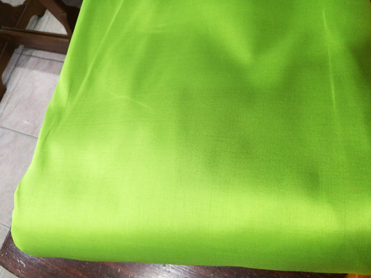 Solid colored silk, smooth texture, 2 strands of real silk, green, cut and sold by the yard, code C-NY-0215671.