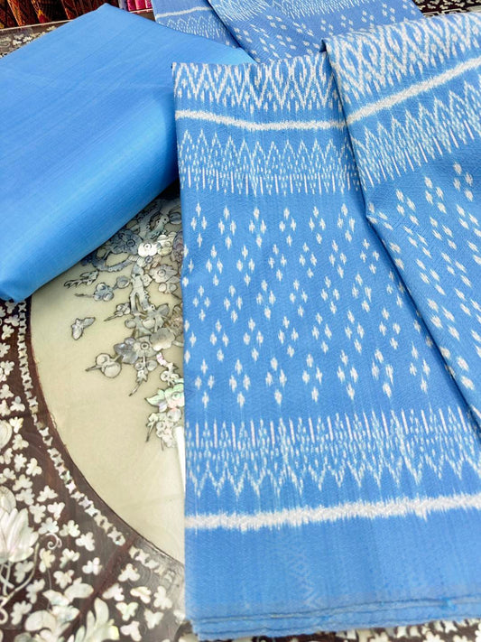 (Dress fabric) Mudmee silk, Yok Dok Luk Kaew (patterned fabric 2 meters + plain color 2 meters), shade of clear blue, code L8A-ST-06186703