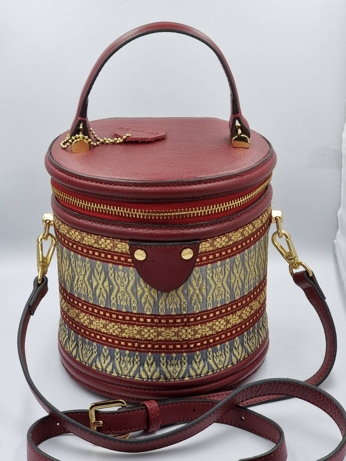 Handbag, Lamphun silk, size 6×7×6 inches, crimson, code GLA-29-B001