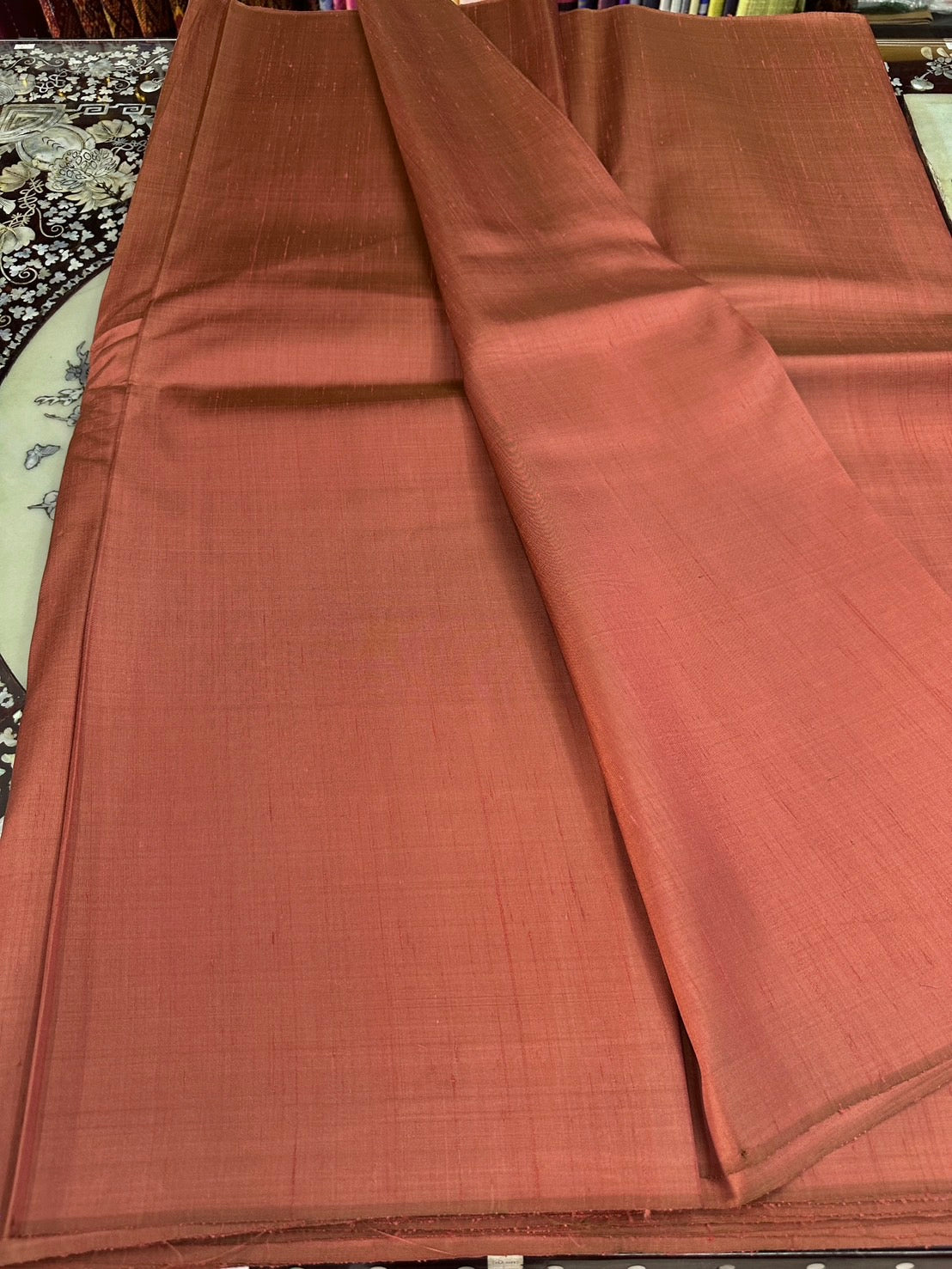 Solid-colored silk, made from local silk, with silk threads, reddish-brown, sold by the yard, code D-ST-0621671633.