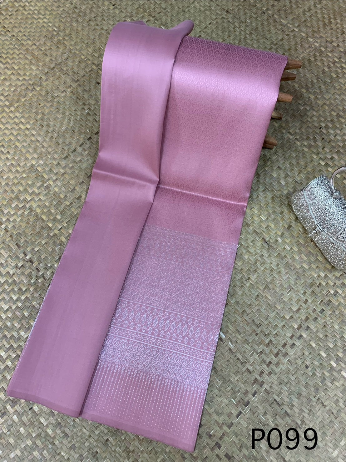 (Dress cloth) Surin Yok Dok silk Koh Choeng Silver Tin, size 1x4 meters (pattern 2 meters + background color 2 meters), purple, code N10-AA-P099