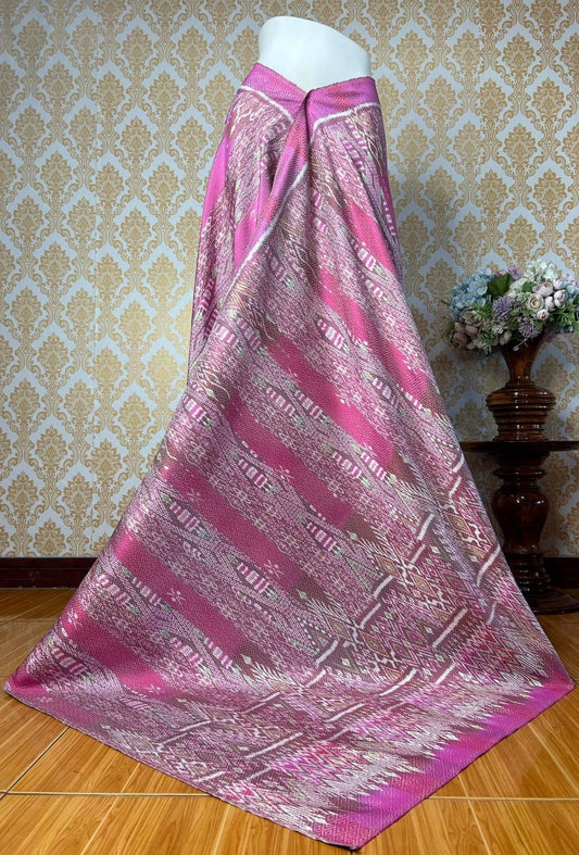 Mudmee silk sarong, woven with 6 tassels, edge woven, size 1x2 meters, flowing water pattern, pink background, code L9A-KN-0507672216