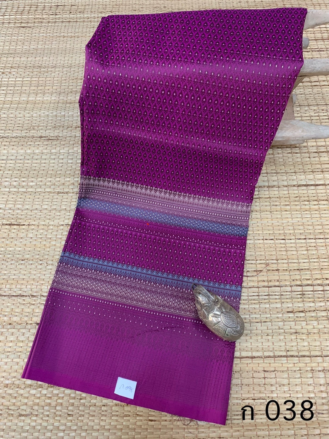 Surin silk sarong, 32 tako, with pollen, raised tinsel, size 1x2 meters, purple, code N11-AA-ก038