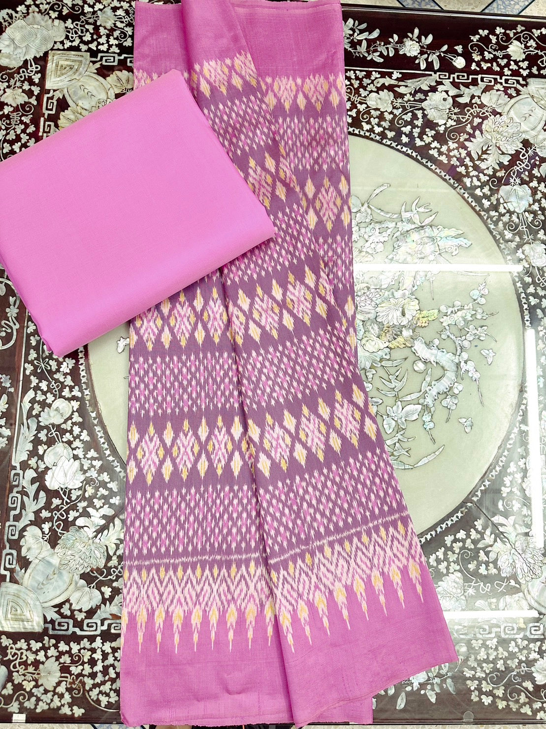 (Dress fabric) Mudmee silk, Songtako, real silk (patterned fabric 2 yards + plain color 2 yards), pink, code M2B-07241144