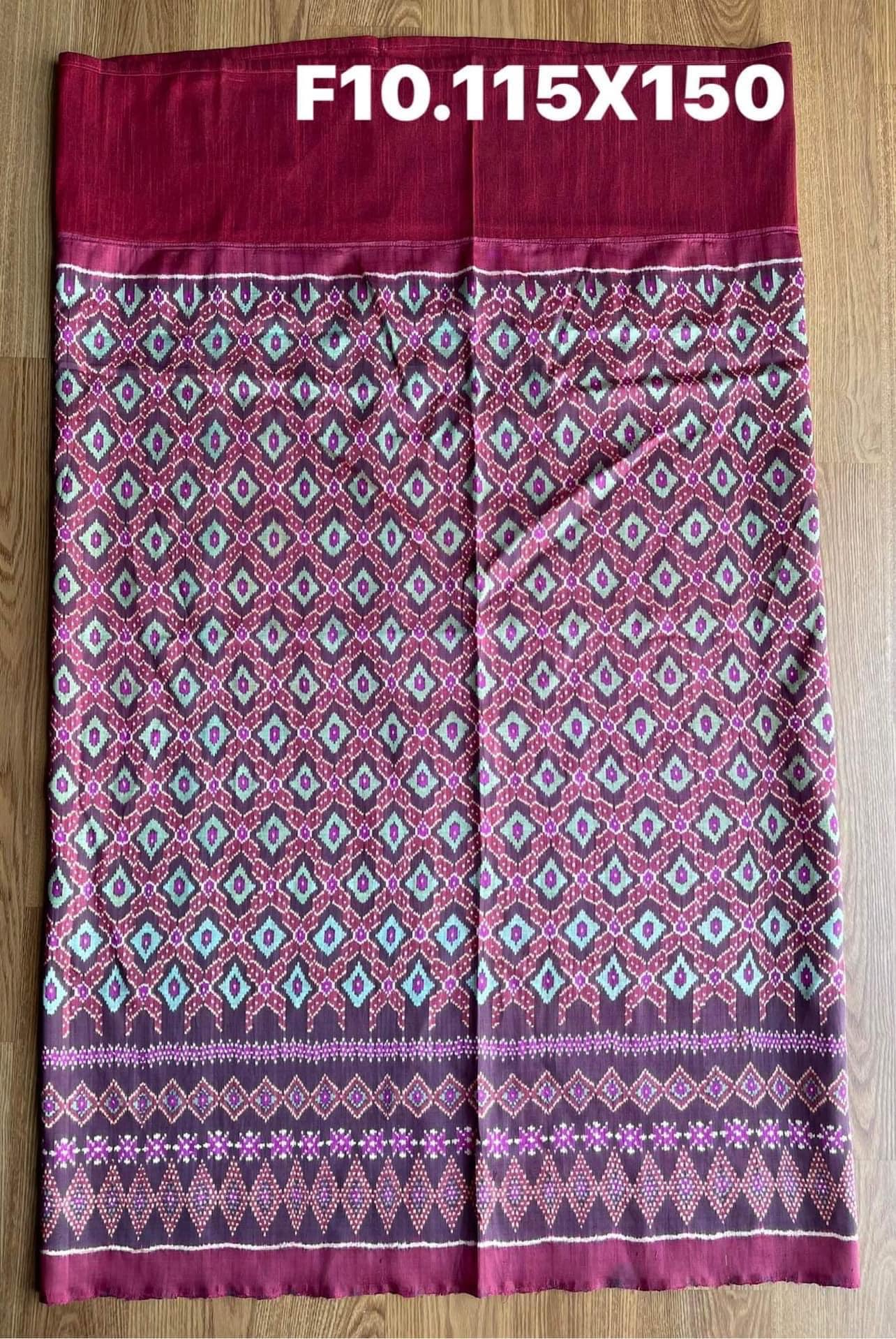 Battambang sarong, natural color, 3-tap cham cloth, size 115x150cm, red background, code N9-SIL-F10