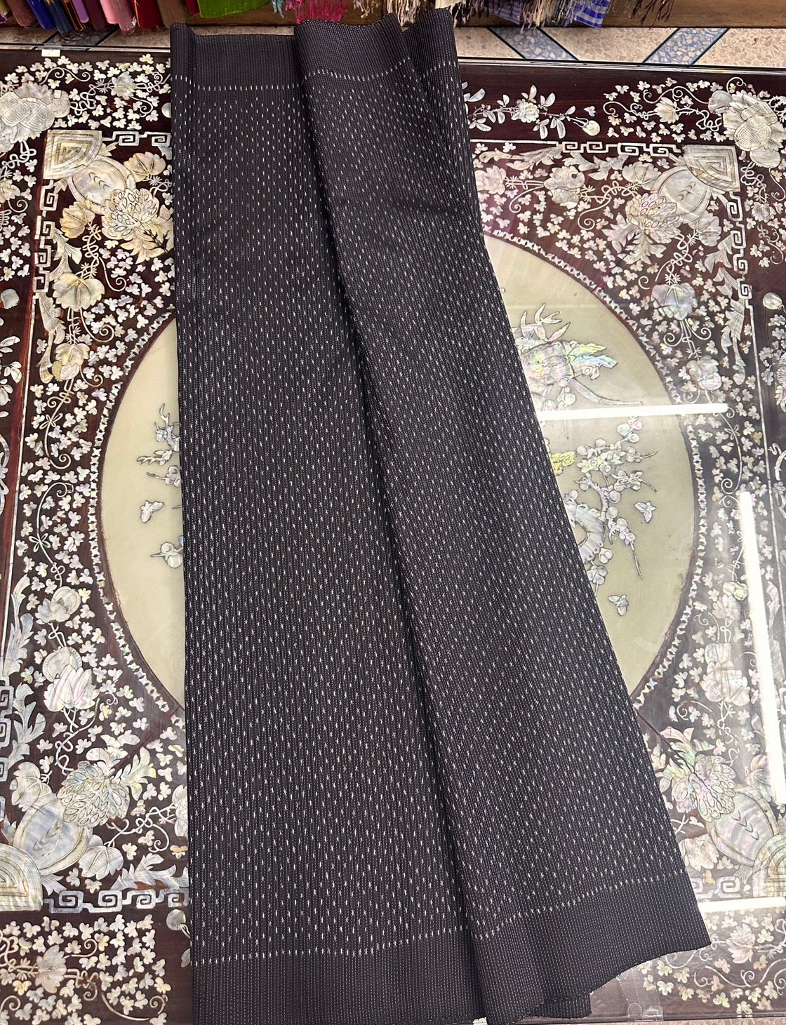 Mudmee silk sarong, 3 takor, size 1x2 meters, Ka-ed pattern, black background, code R2Q-ST-0607670831