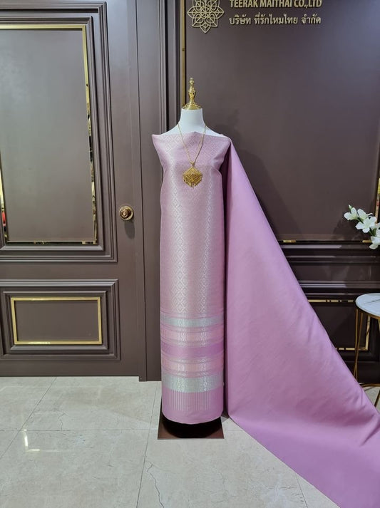 (Dress fabric) Genuine Lamphun silk, gold thread (solid color 2 meters + pattern 2.4 meters), pink, code N90-29-S0015