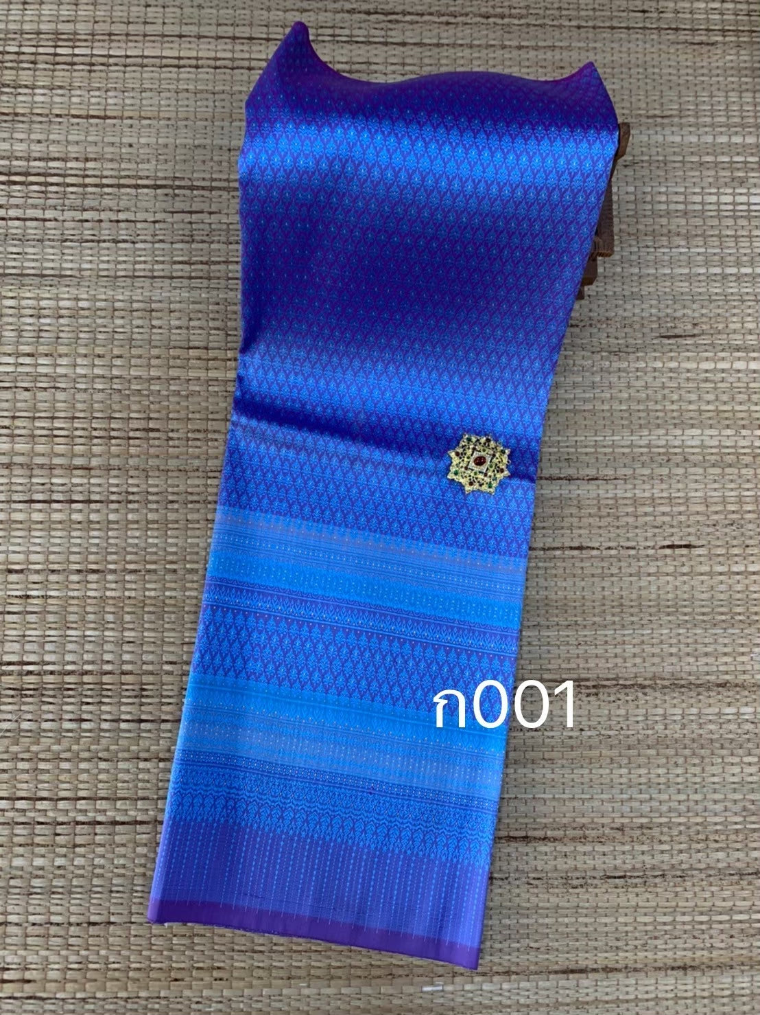 Surin silk sarong, 32 tako, with pollen, raised tinsel, size 1x2 meters, blue, code N11-AA-ก001