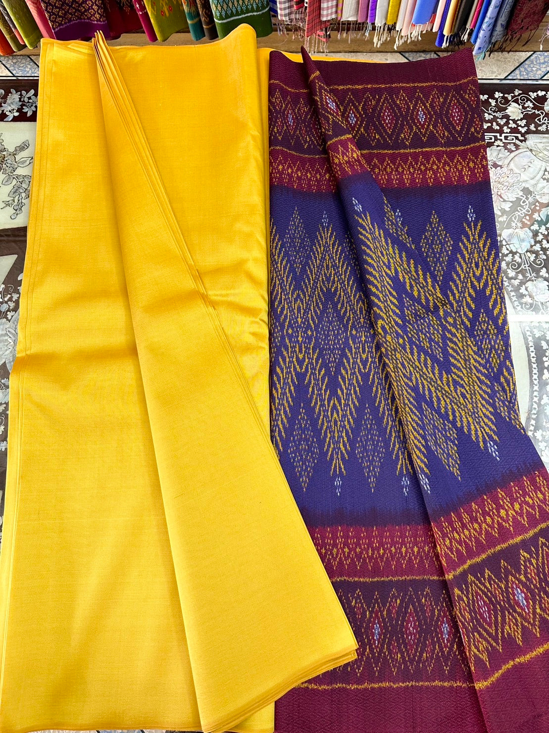 (Dress fabric) Mudmee silk Yok Dok 6 Tako (patterned fabric 2 meters + plain color 2 meters), yellow, code L8A-ST0730661448