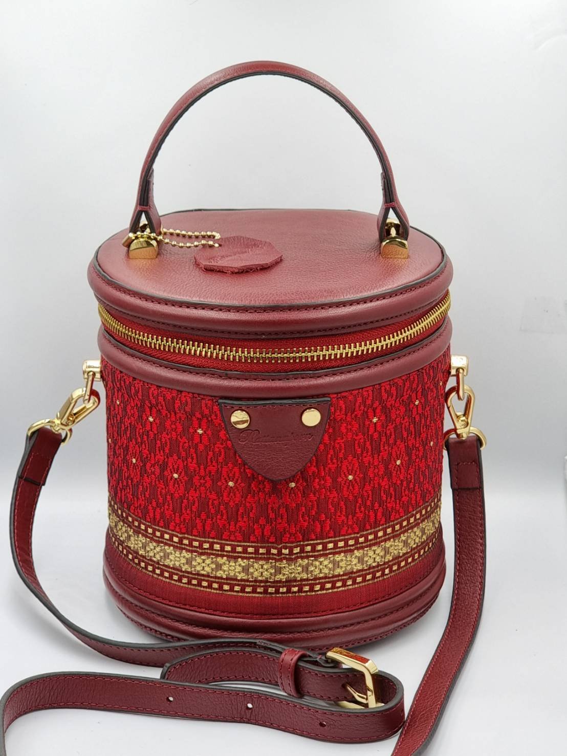 Handbag, Lamphun silk, size 6×7×6 inches, crimson, code GLA-29-B006