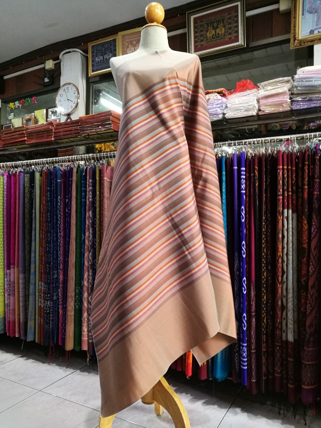 Genuine silk skirt, smooth texture, size 1x2 yards, San Kamphaeng pattern, Lanna pattern, beige brown, code B8-NY-01116714.