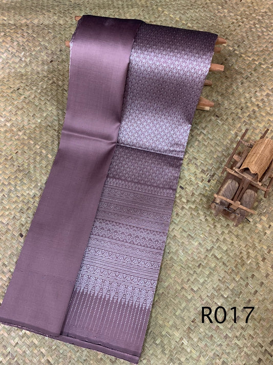 (Dress fabric) Surin silk, size 1x4 meters (pattern 2 meters + solid color 2 meters), purple background, mangosteen peel, code N10-AA-R017