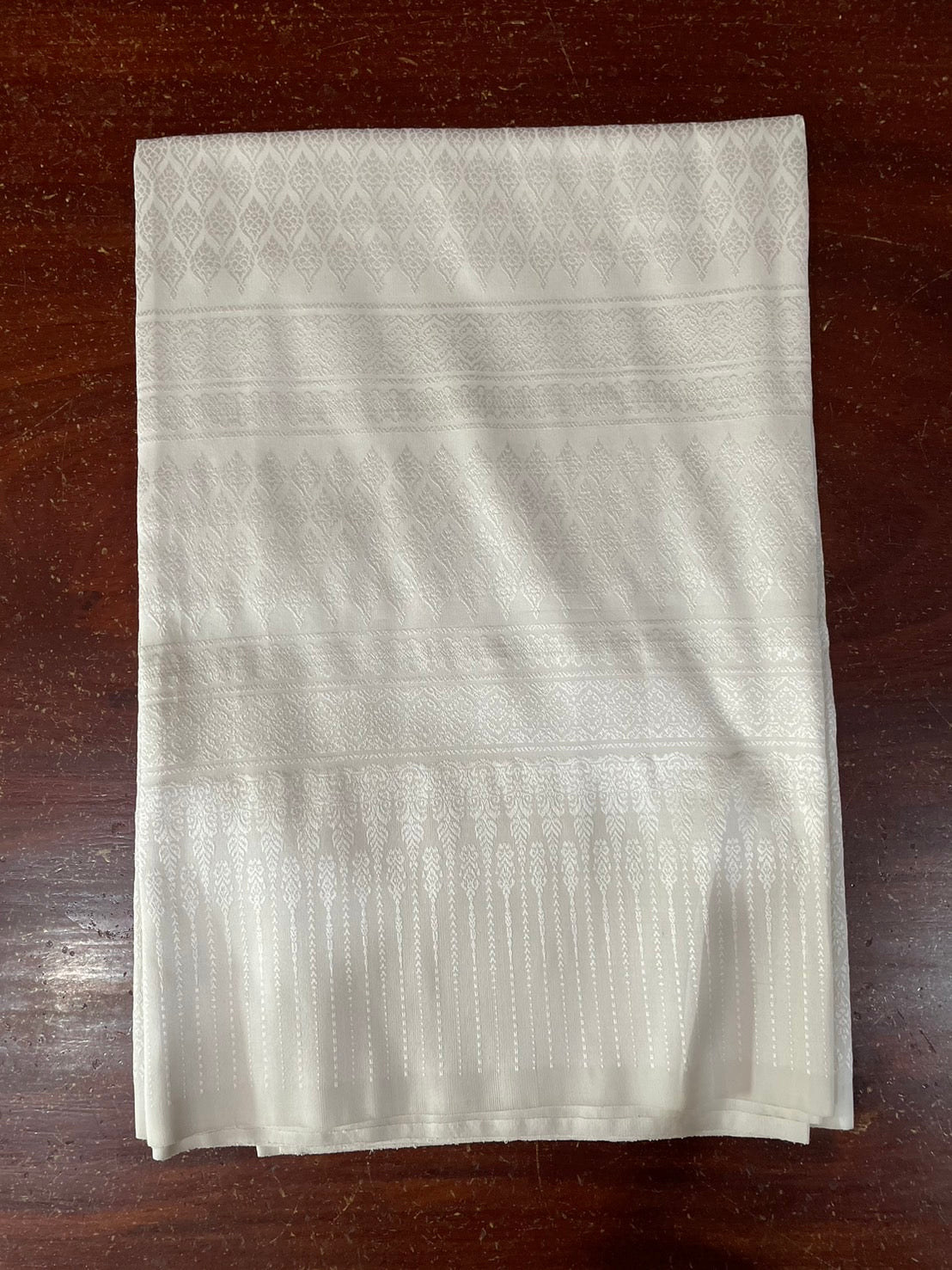 (Dress cloth) Surin silk, size 1x4 meters (pattern 2 meters + solid color 2 meters), creamy white, code N10-NY-07256702