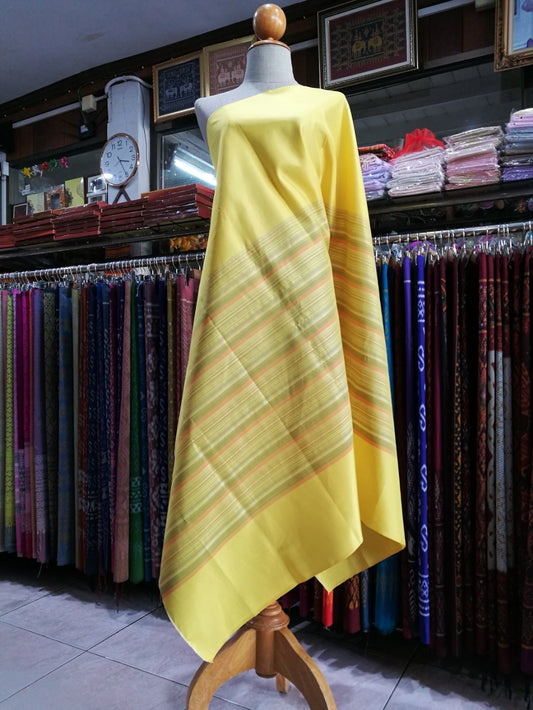 Genuine silk skirt, smooth texture, size 1x2 yards, San Kamphaeng pattern, Lanna pattern, yellow, code B8-NY-0111674.