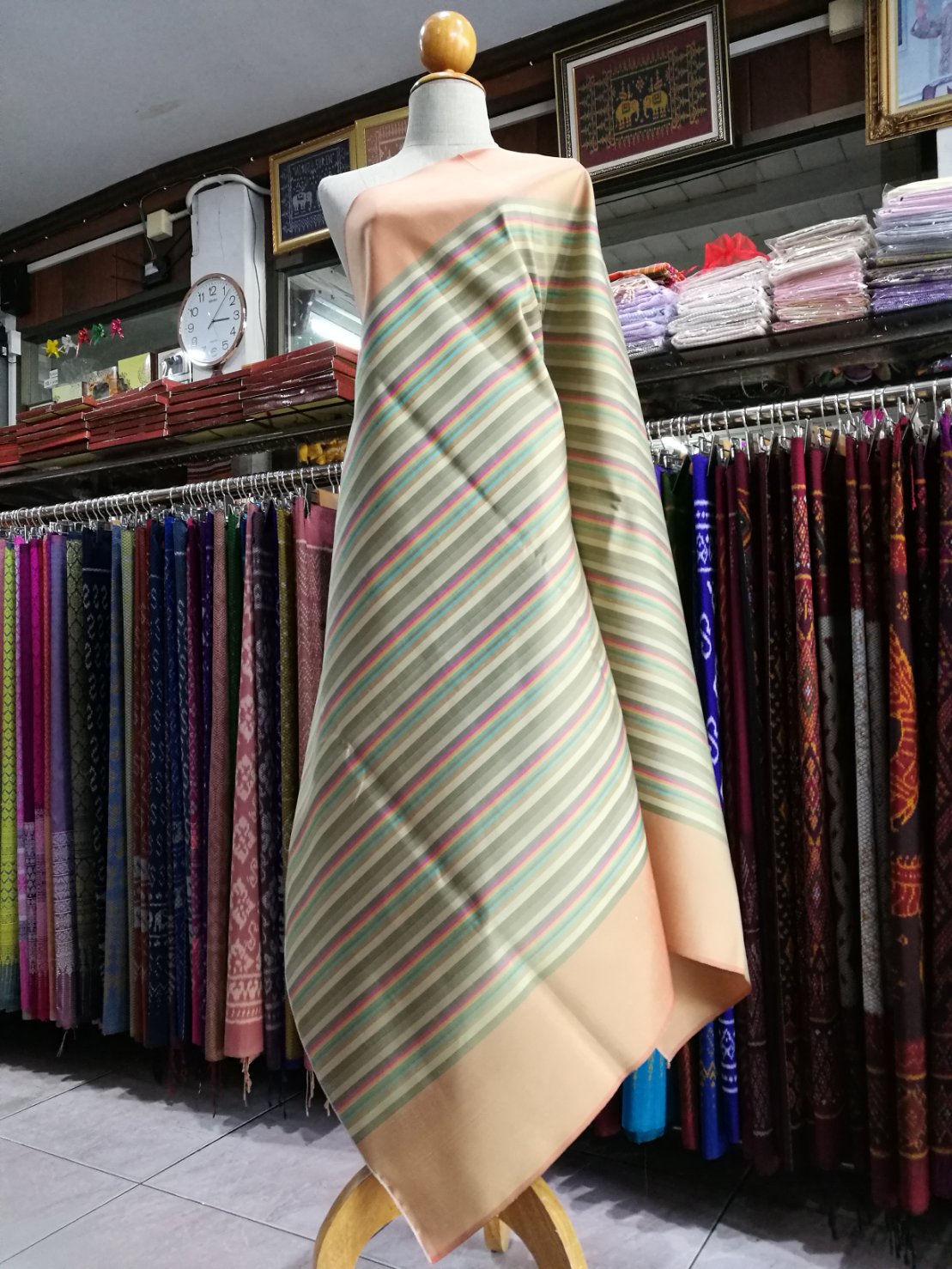 Genuine silk skirt, smooth texture, size 1x2 yards, San Kamphaeng pattern, Lanna pattern, light orange, code B8-NY-0111671