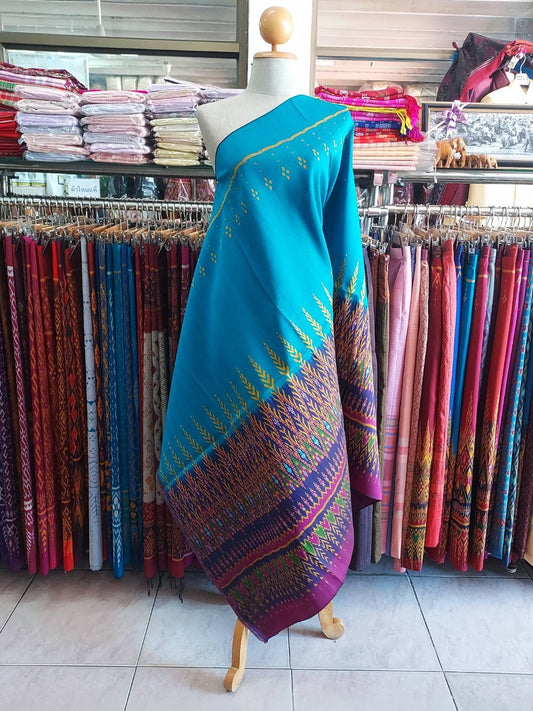 Mudmee silk skirt, real silk, 3 tako, Expressway pattern, bottom bottom, size 1x2 meters, blue background, code R2Q-NY-01306724