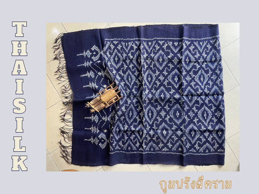 Large silk shawl with a woman's face, ruffled hem, size 105x230cm, Guomprang pattern, indigo blue, code ZYH-AA-12256615026.