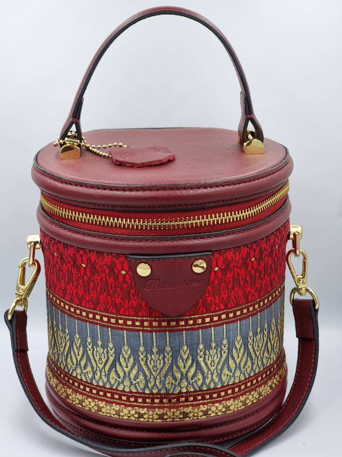 Handbag, Lamphun silk, size 6×7×6 inches, crimson, code GLA-29-B003