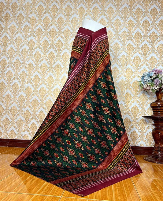 3-takor Mudmee silk skirt, size 1x2 meters, Nakhi pattern, green background, code R2Q-KN-0507672141