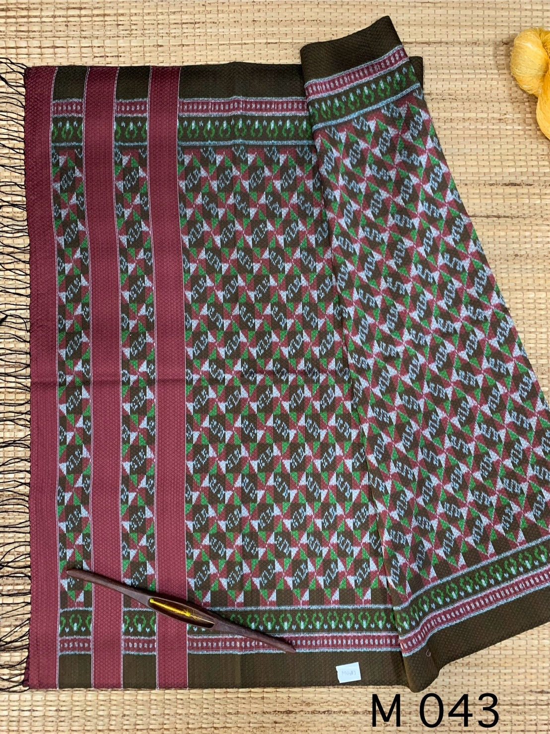 Mudmee silk sarong, real silk, 6 tassels, has a front, ruffled hem, size 1x2 meters, green, code L9A-AA-M043