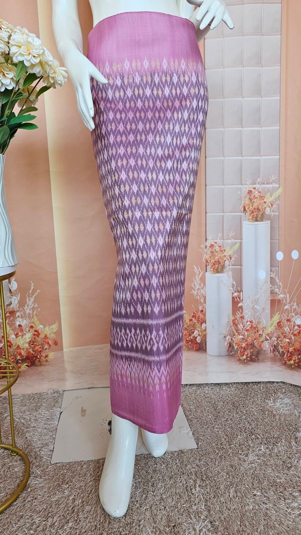 Mudmee silk sarong, 2 takor, size 1x2 yards, local pattern, pink, code R1Q-SN-03066724