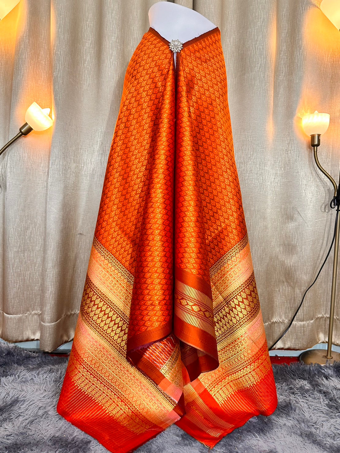 Surin silk skirt, 38 tako, Choeng Ngoen Island, has a woman's face, size 1x2 meters, orange, code N11-JY102608551