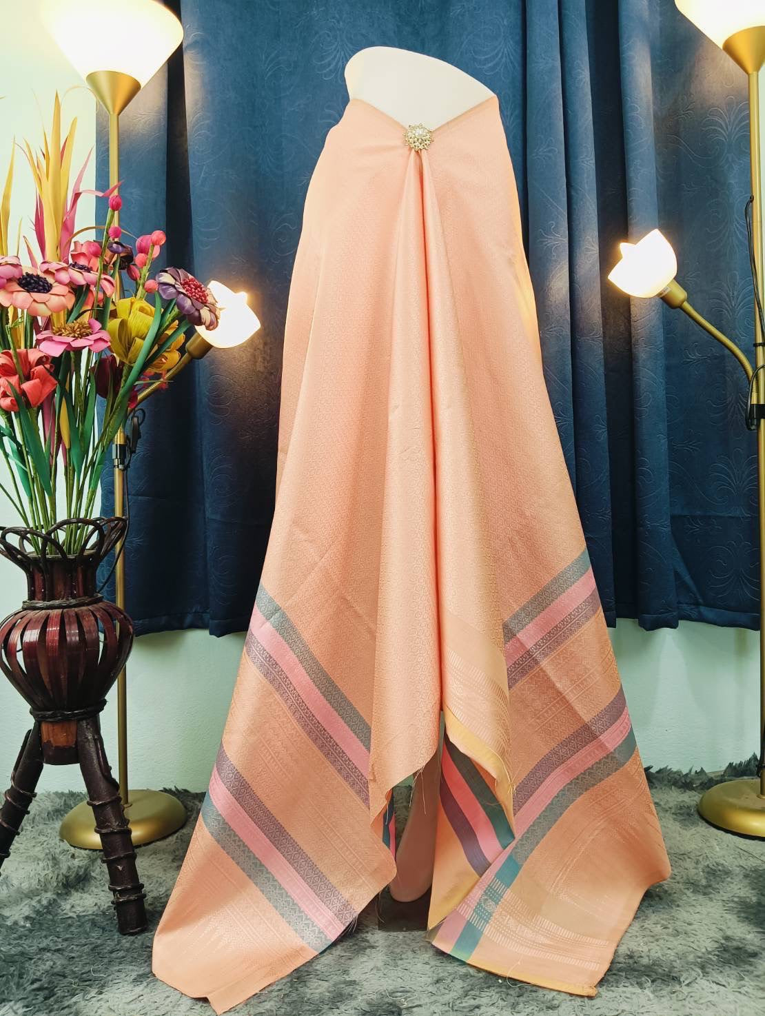 Surin silk sarong, 32 tako, size 1x2 meters, stripe + front of the woman Orange floor, code N11-JY-09116716