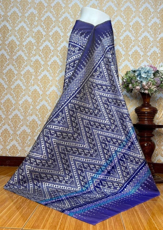 Mudmee silk sarong, 3 takor, size 1x2 meters, Naga bandai pattern, indigo blue background, code R2Q-KN-0701672128