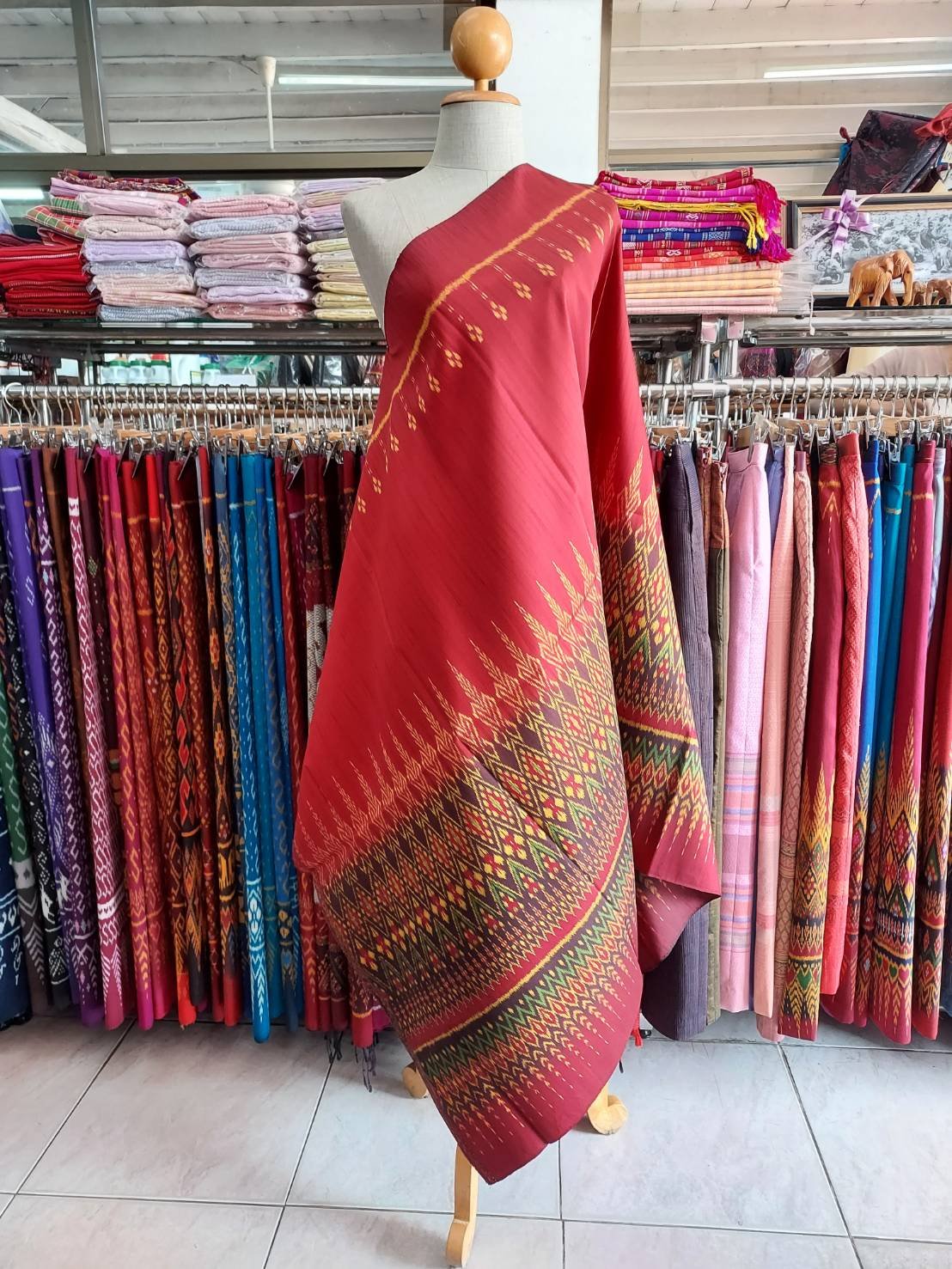 Mudmee silk skirt, real silk, 3 tako, Expressway pattern, bottom bottom, size 1x2 meters, orange-red background, code R2Q-NY-01306711