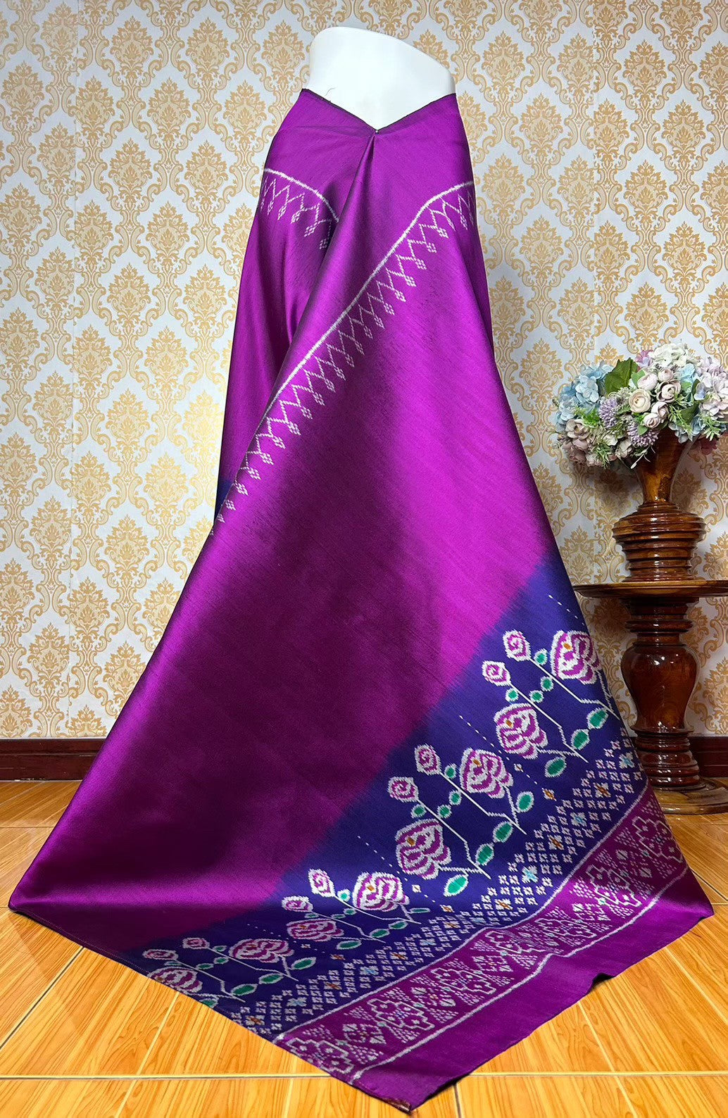 (Dress fabric) Mudmee silk, 3 tako, real silk (patterned fabric 2 meters + plain color 2 meters), rose pattern, purple-pink, code M3-KN0411662028