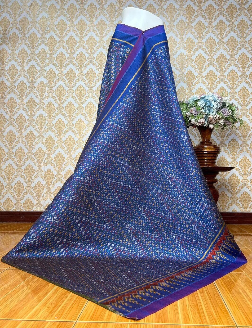 Mudmee silk sarong, 3 takor, size 1x2 meters, 100 star pattern, blue background, code R2Q-KN-07156720074