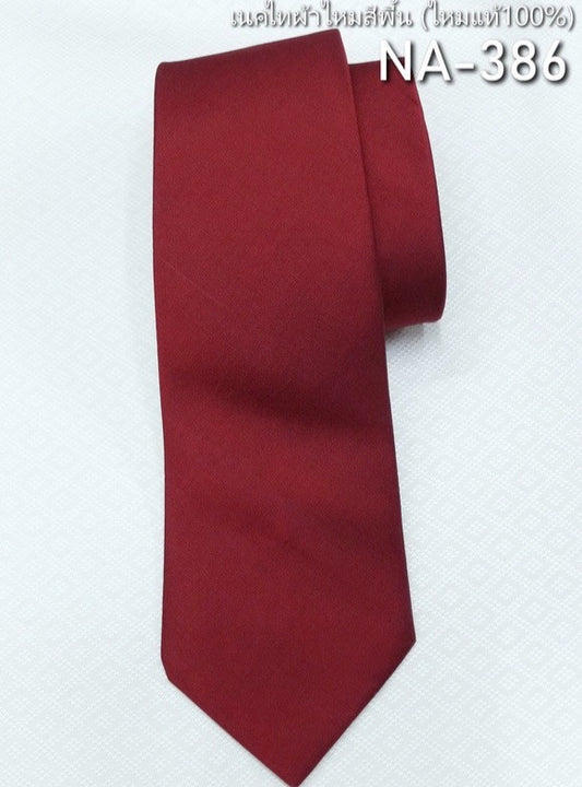 Solid colored silk necktie, smooth texture, crimson red, code NA-386.