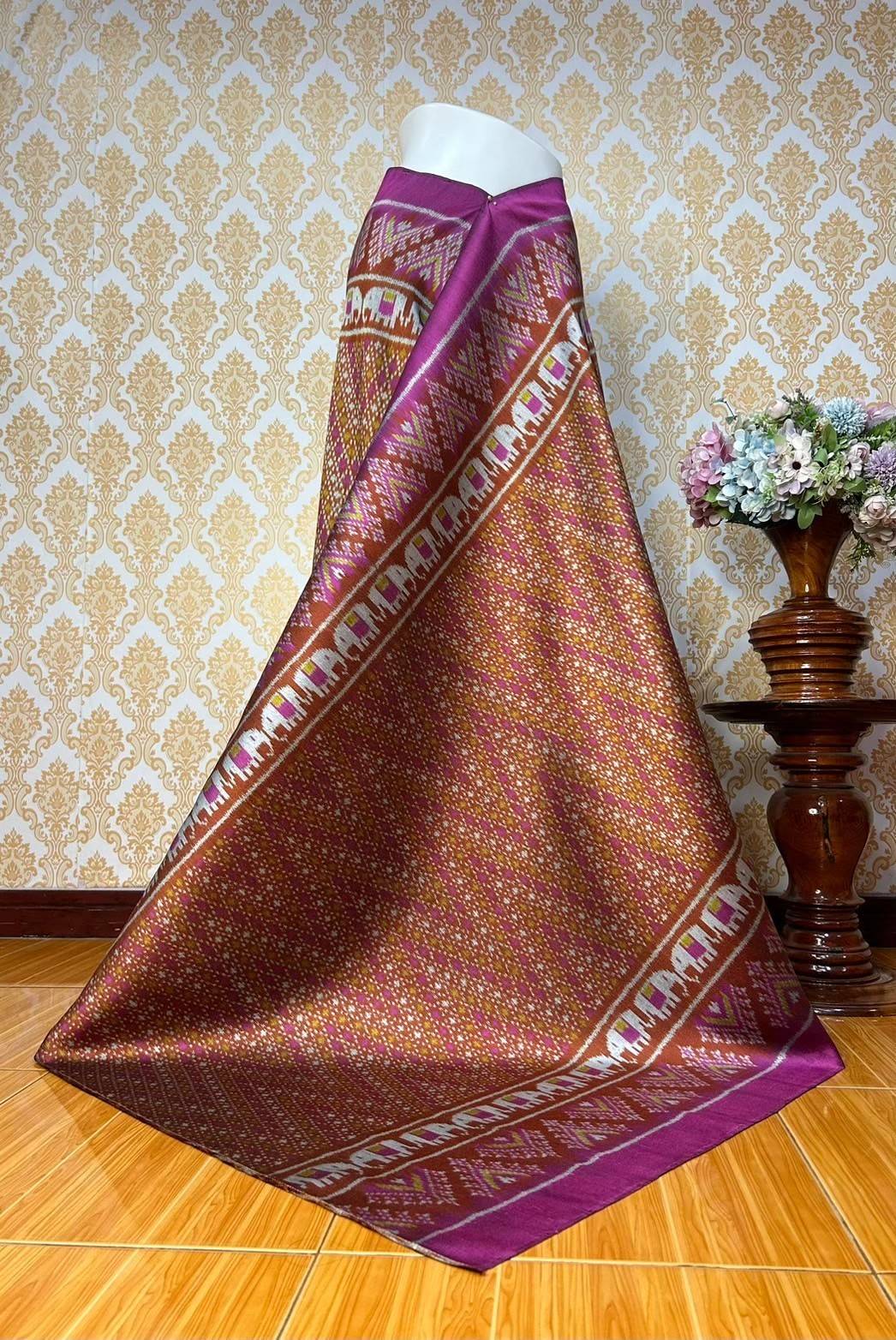 Mudmee silk sarong, 3 takor, size 1x2 meters, 100 star pattern, purple background, code R2Q-KN-0507672141