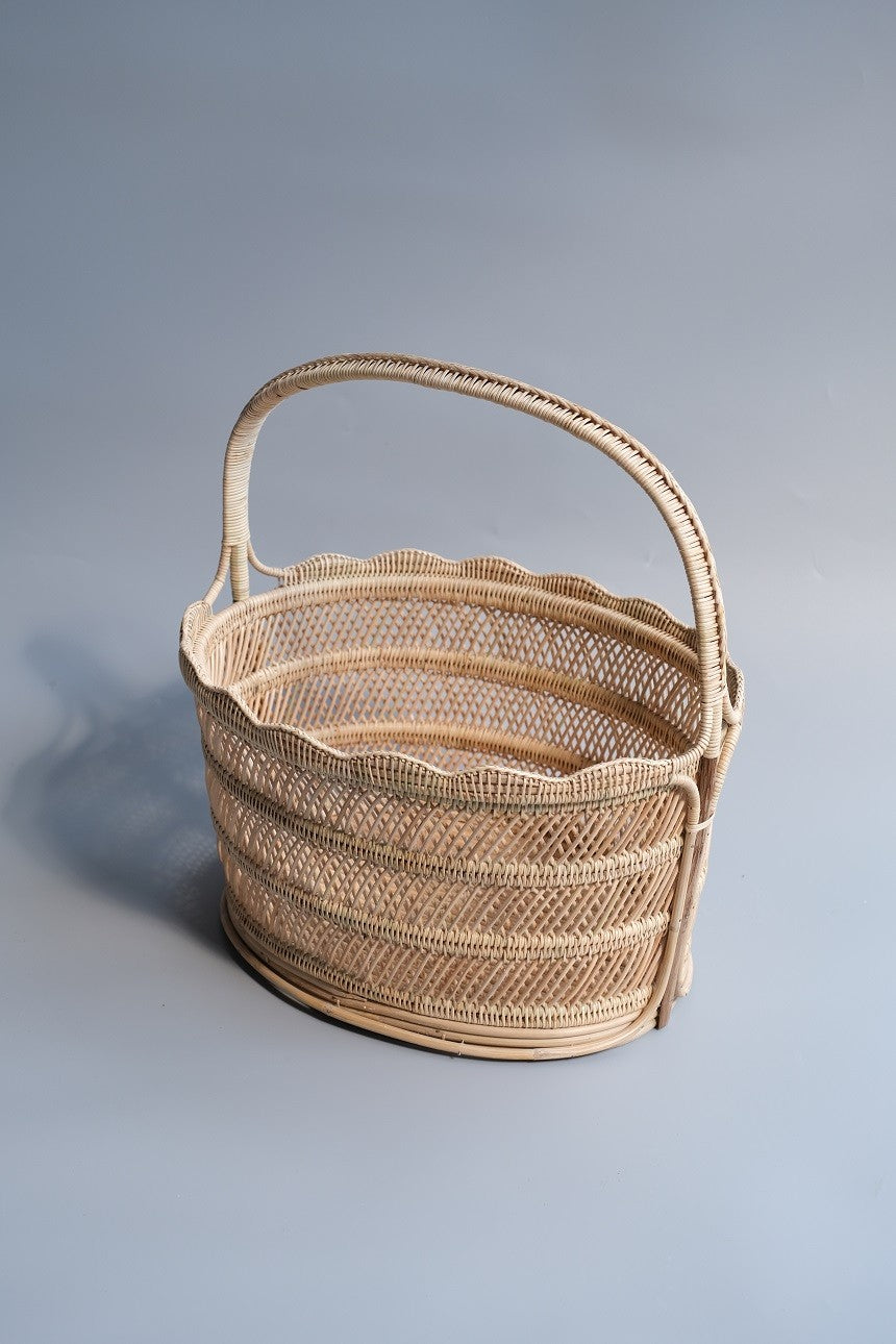 Wicker basket, oval shape, 3 levels, serrated mouth, code BK-35-3-132