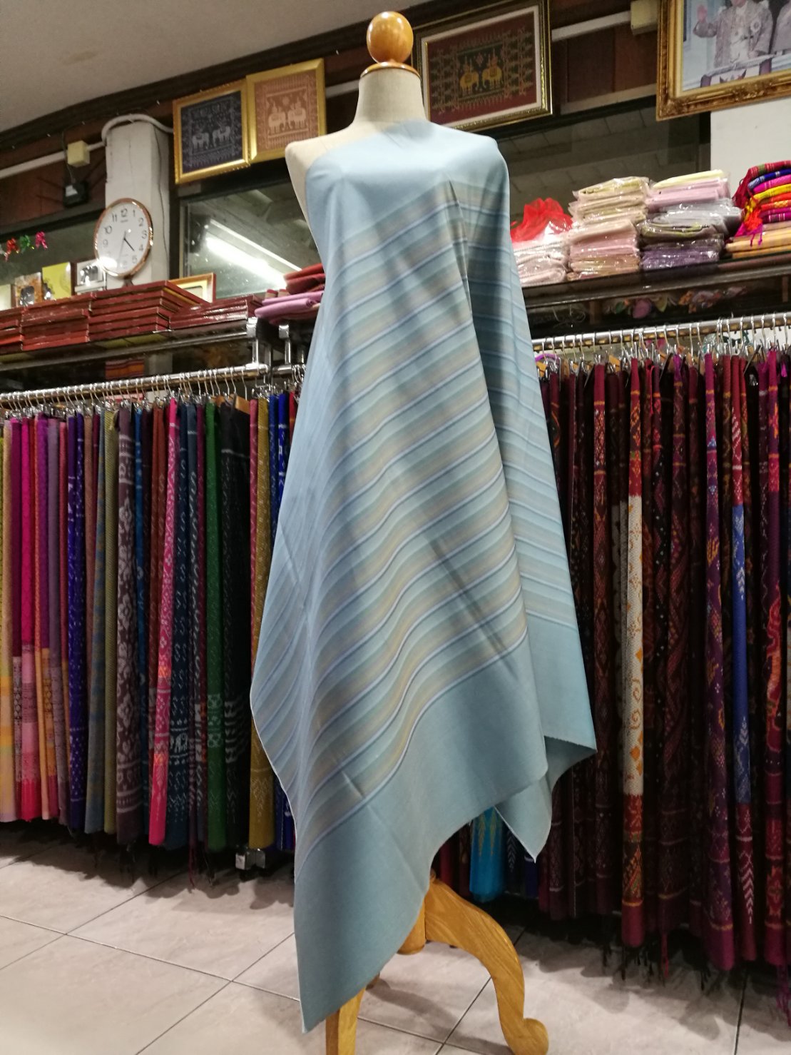 Genuine silk skirt, smooth texture, size 1x2 yards, San Kamphaeng pattern, Lanna pattern, blue-gray, code B8-NY-01116719.